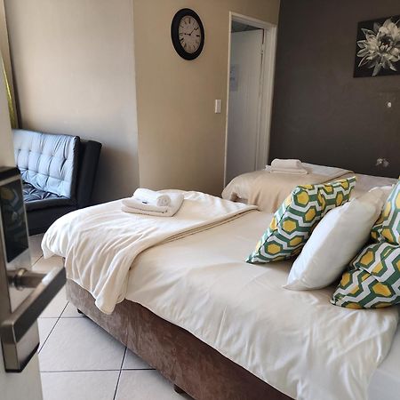 Southy Inn By The Lake Benoni Quarto foto