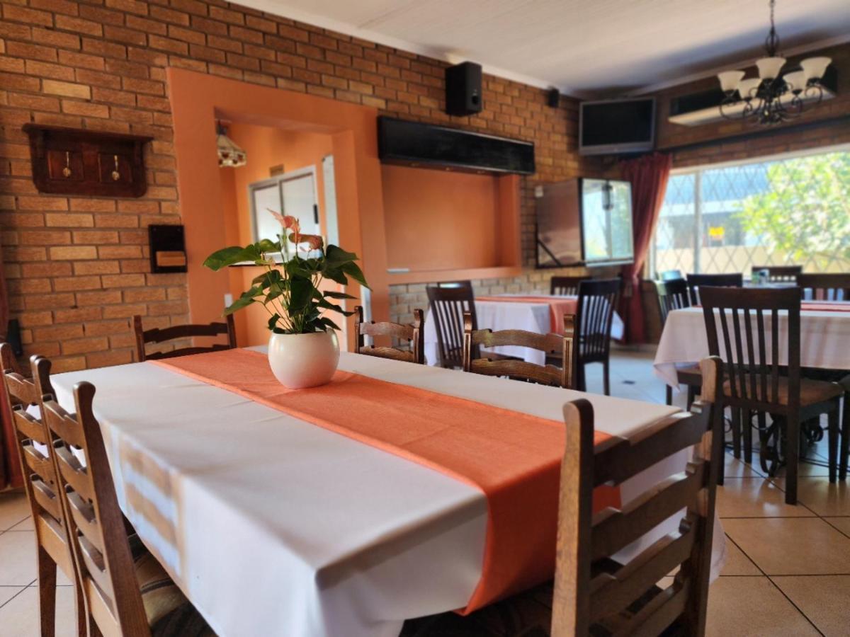 Southy Inn By The Lake Benoni Exterior foto