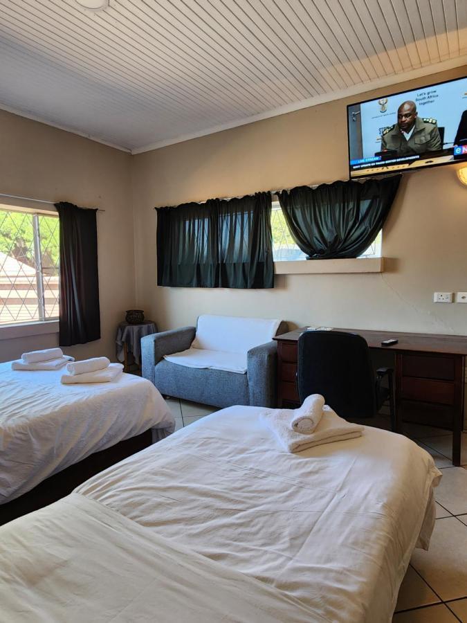 Southy Inn By The Lake Benoni Exterior foto